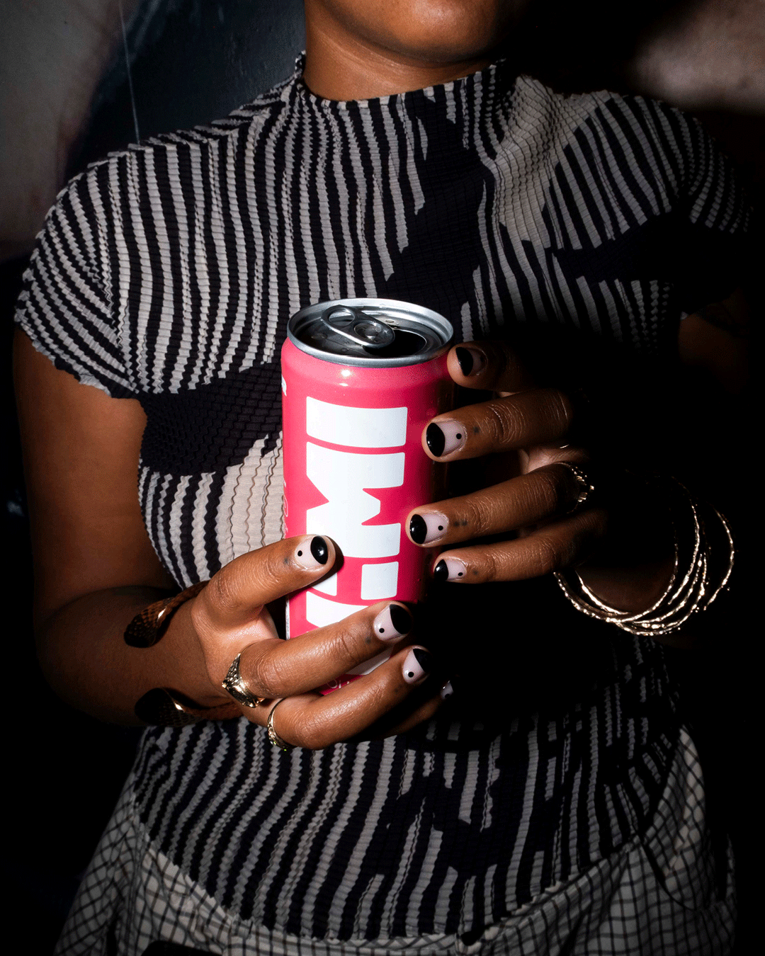 U:MI Peach Hard Iced Tea UK hand diabolical